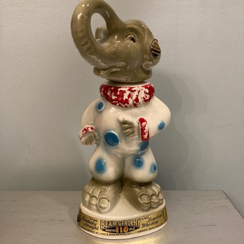 Vintage 1968 Jim Beam Whiskey Decanter circus Elephant